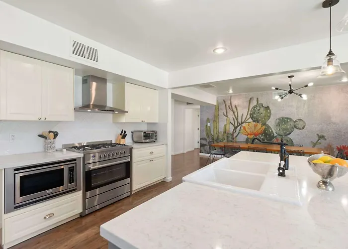 Holiday home Old Town Family Retreat-free Heated Pool-spa-putt Grn-gym Scottsdale
