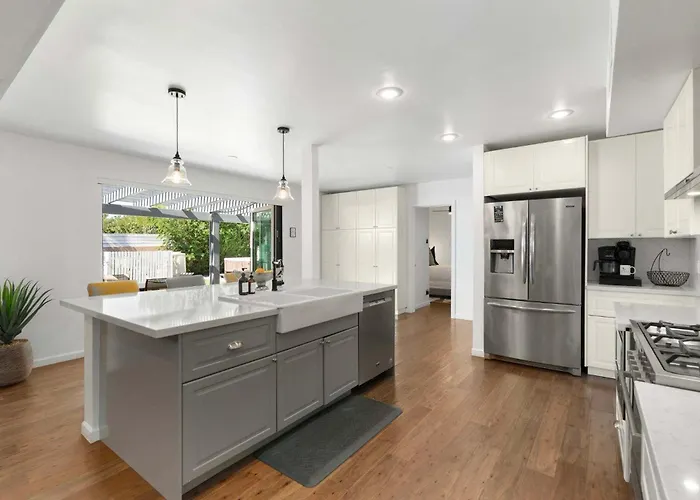 Old Town Family Retreat-free Heated Pool-spa-putt Grn-gym Scottsdale
