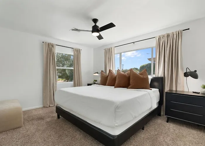 Old Town Family Retreat-free Heated Pool-spa-putt Grn-gym *
