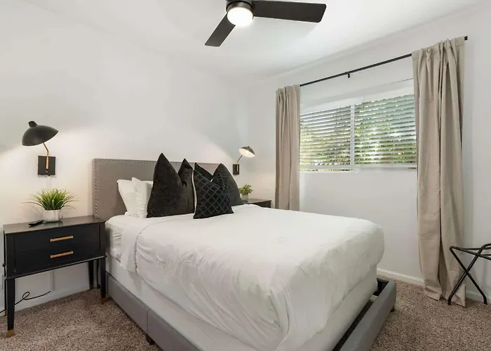 Old Town Family Retreat-free Heated Pool-spa-putt Grn-gym